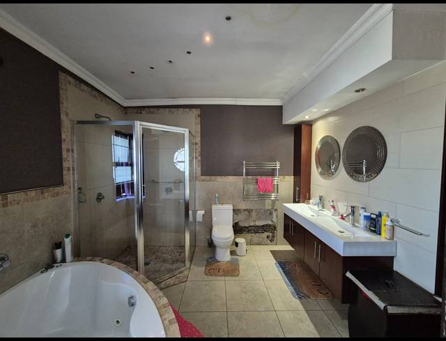 6 BEDROOM HOUSE FOR SALE IN VANDERBIJLPARK SE 8